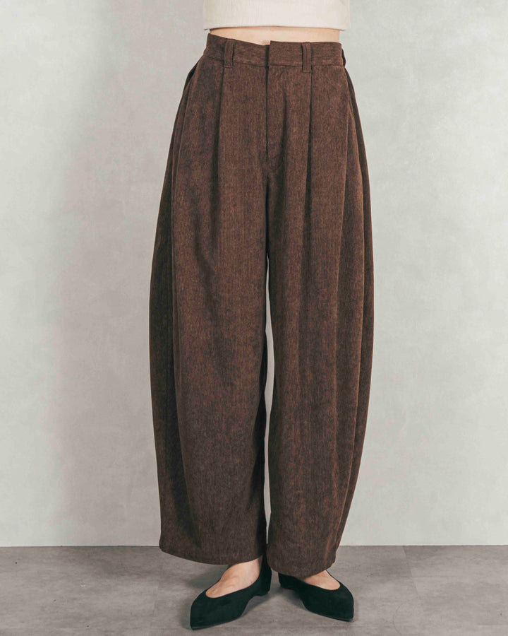 サイドタックコクーンコーデュロイパンツ (BROWN)