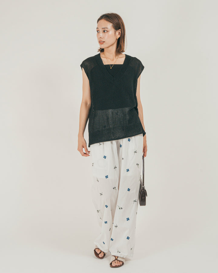 ［SET］ドライタッチ Vネックサマーニットベスト + Flower刺繍リラックスパンツ（2SET）