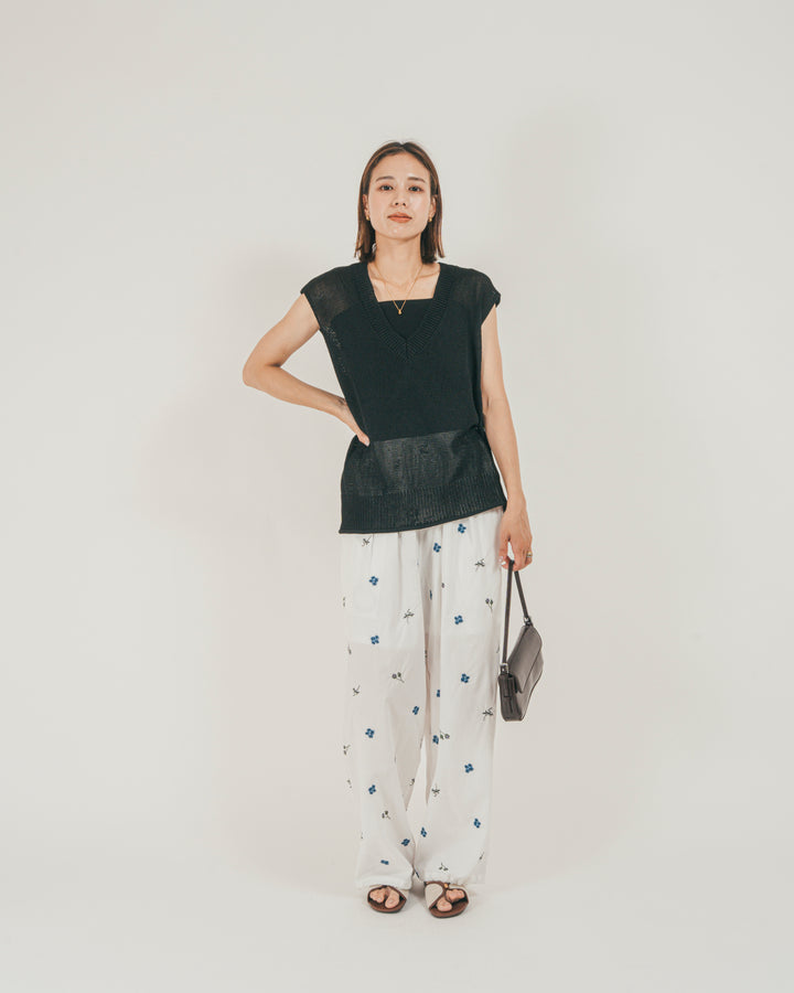 ［SET］ドライタッチ Vネックサマーニットベスト + Flower刺繍リラックスパンツ（2SET）