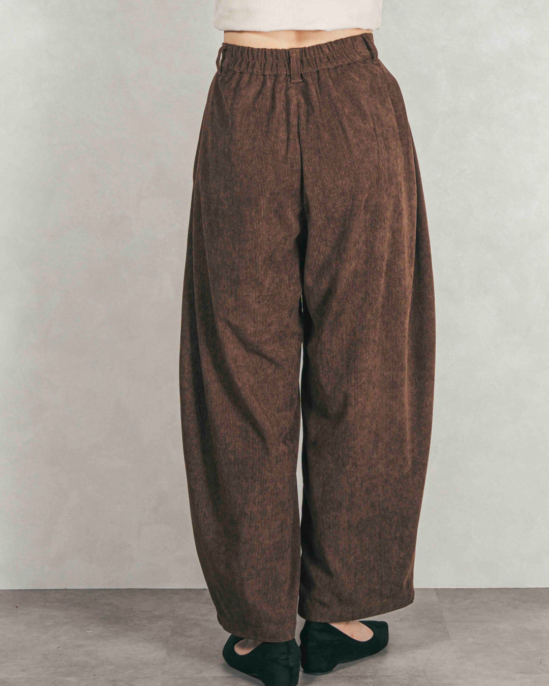 サイドタックコクーンコーデュロイパンツ (BROWN)