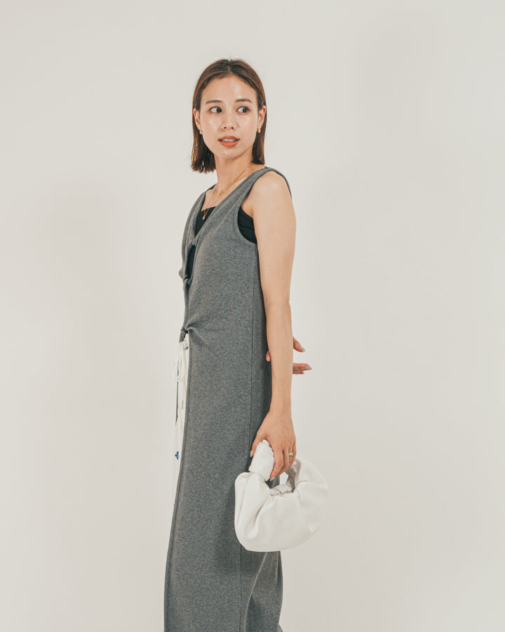［SET］フロントデザインジレワンピ + Flower刺繍リラックスパンツ（2SET）