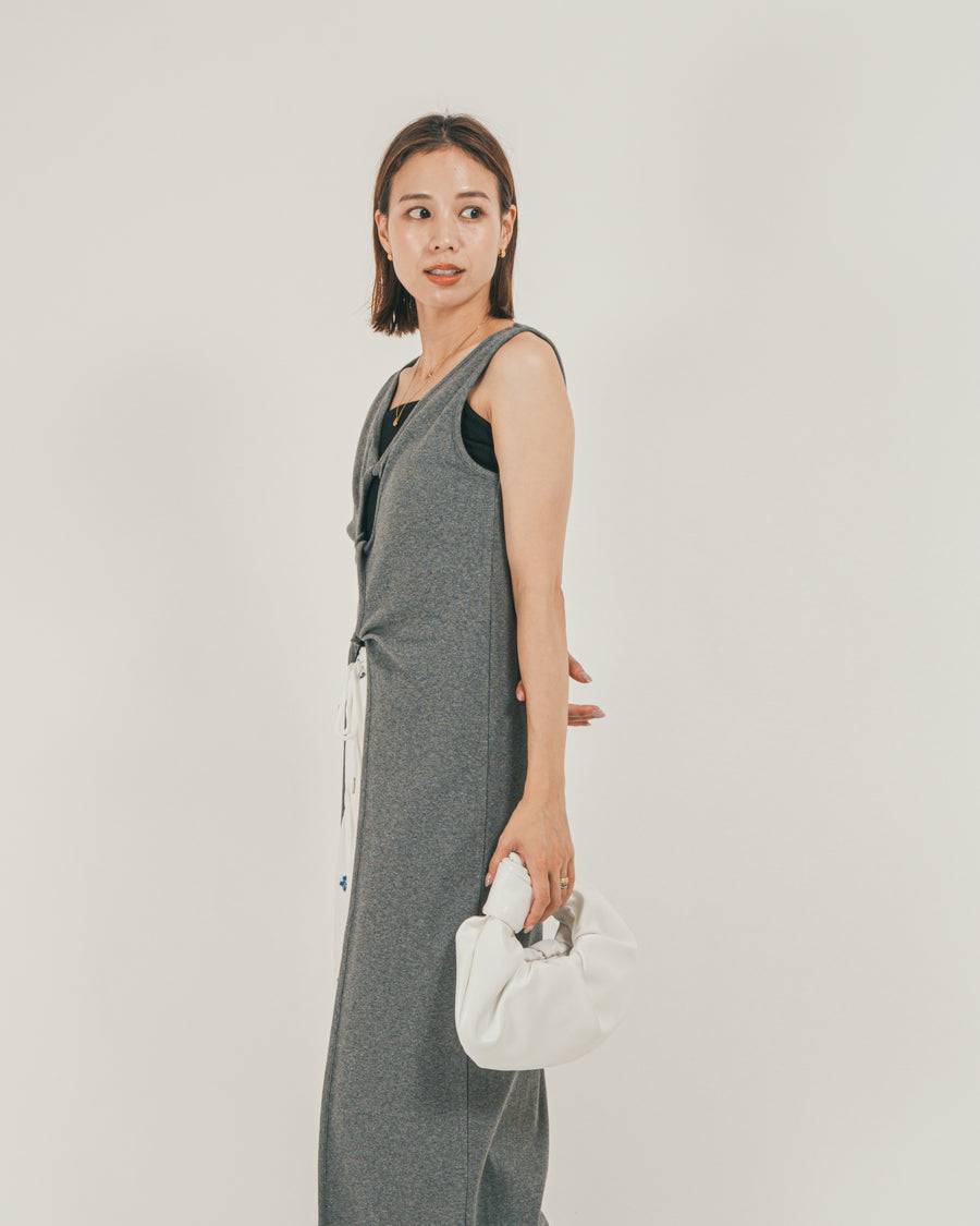 ［SET］フロントデザインジレワンピ + Flower刺繍リラックスパンツ（2SET）