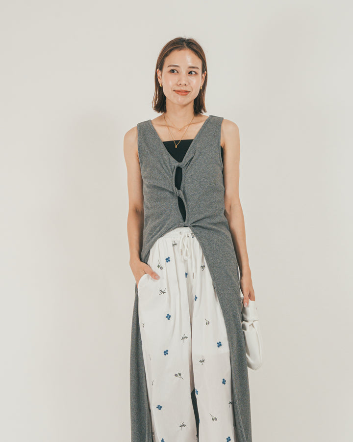 ［SET］フロントデザインジレワンピ + Flower刺繍リラックスパンツ（2SET）