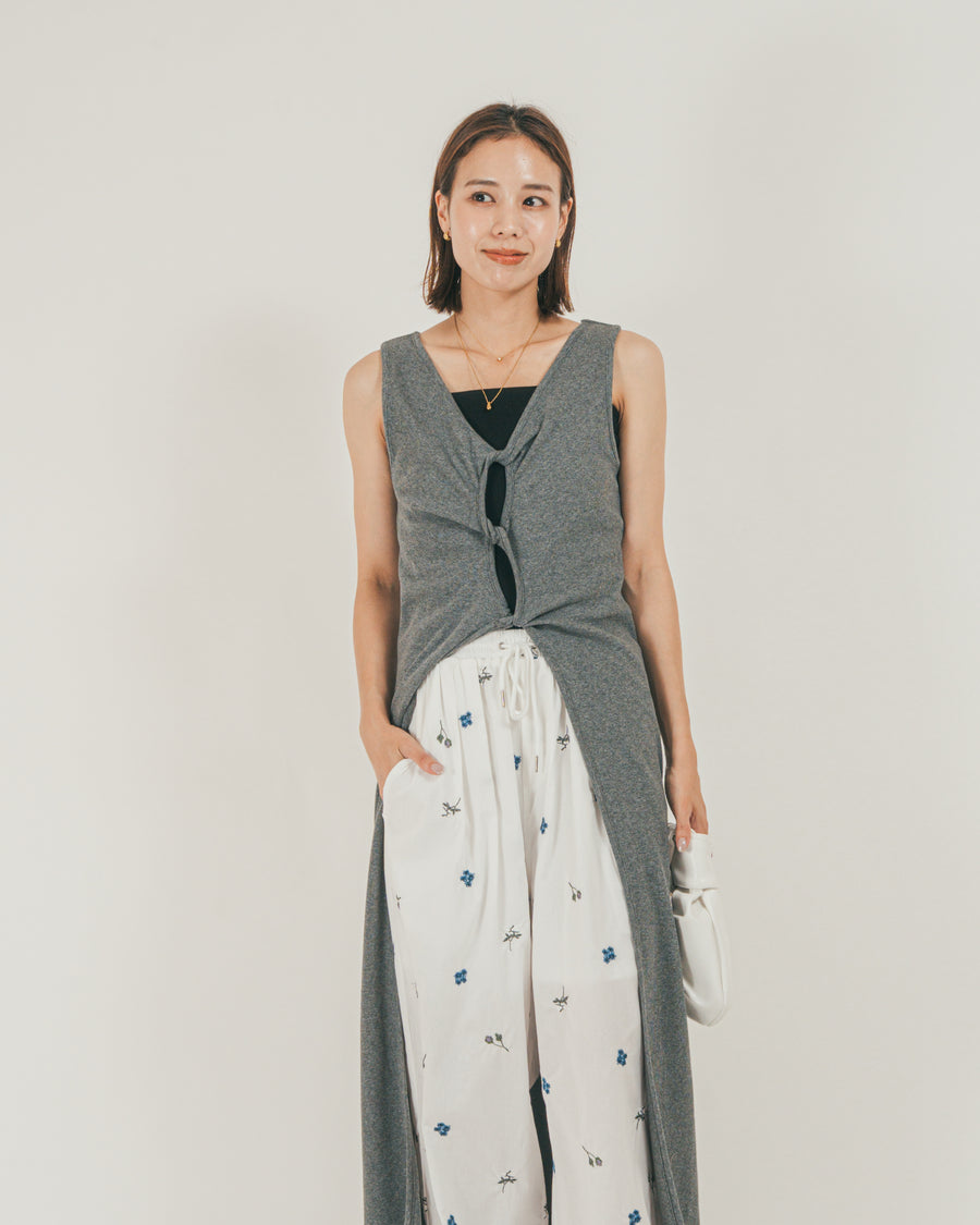 ［SET］フロントデザインジレワンピ + Flower刺繍リラックスパンツ（2SET）