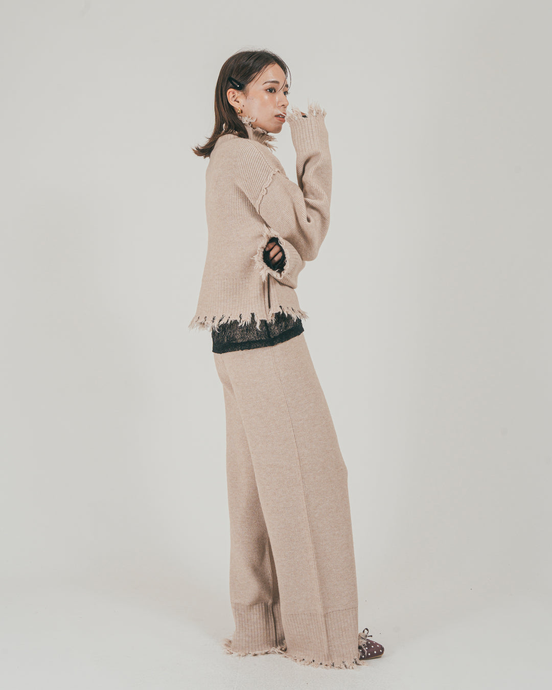 ［SET］Nuance Hem ハイネックニット + Nuance Hem ルーズニットパンツ + ストレッチレースシアートップス（3SET）