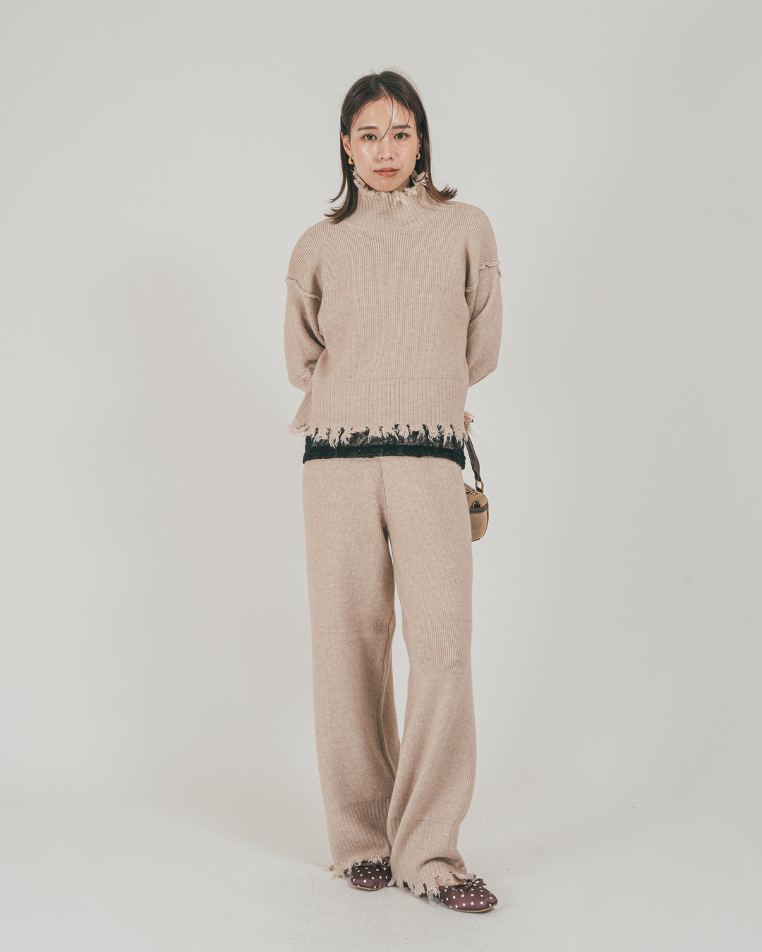 ［SET］Nuance Hem ハイネックニット + Nuance Hem ルーズニットパンツ + ストレッチレースシアートップス（3SET）