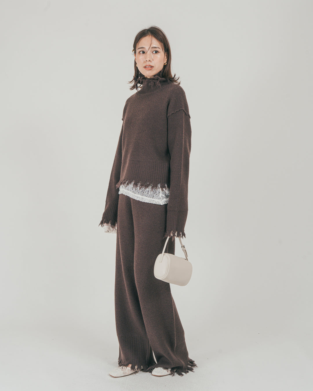 ［SET］Nuance Hem ハイネックニット + Nuance Hem ルーズニットパンツ + ストレッチレースシアートップス（3SET）