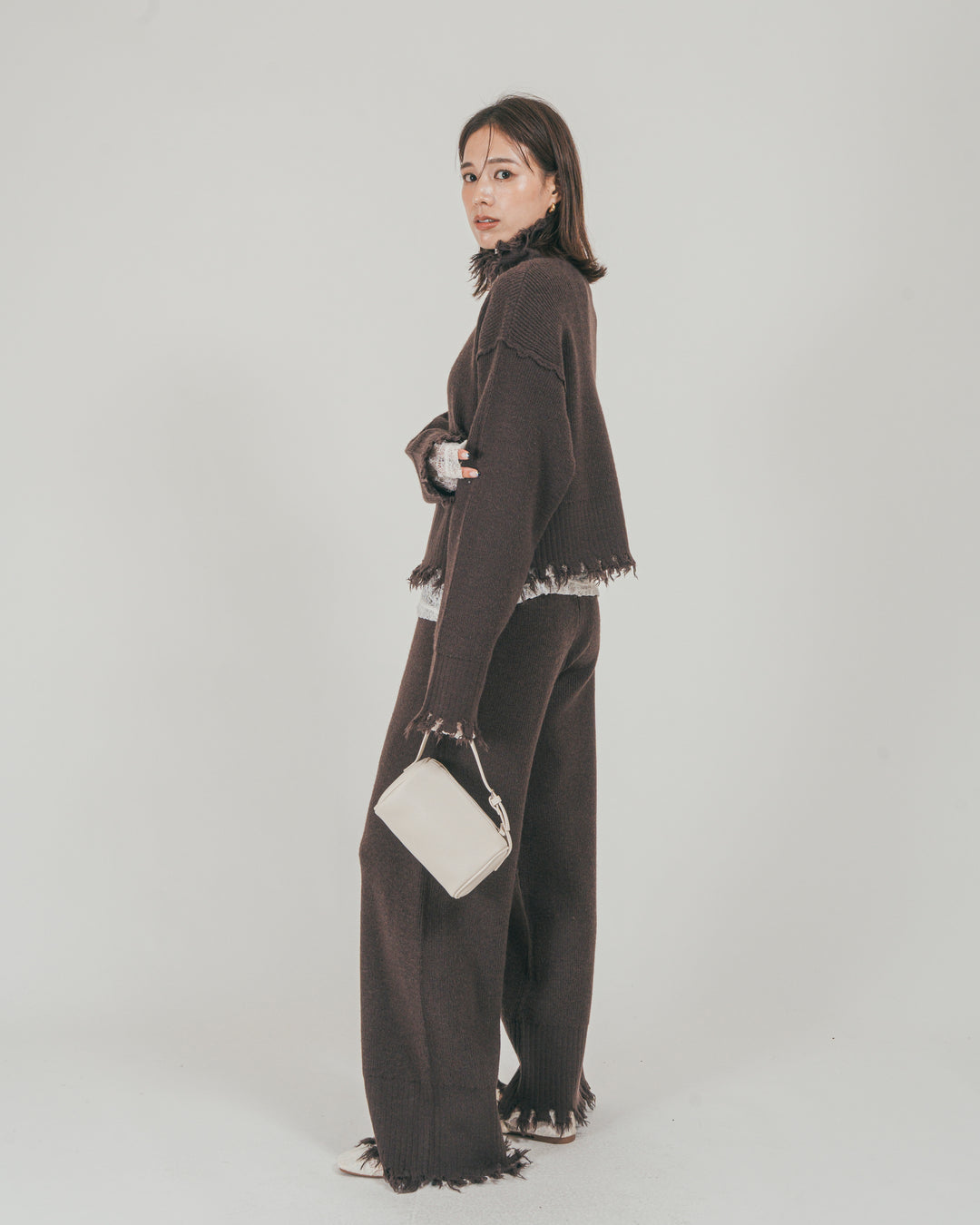 ［SET］Nuance Hem ハイネックニット + Nuance Hem ルーズニットパンツ + ストレッチレースシアートップス（3SET）