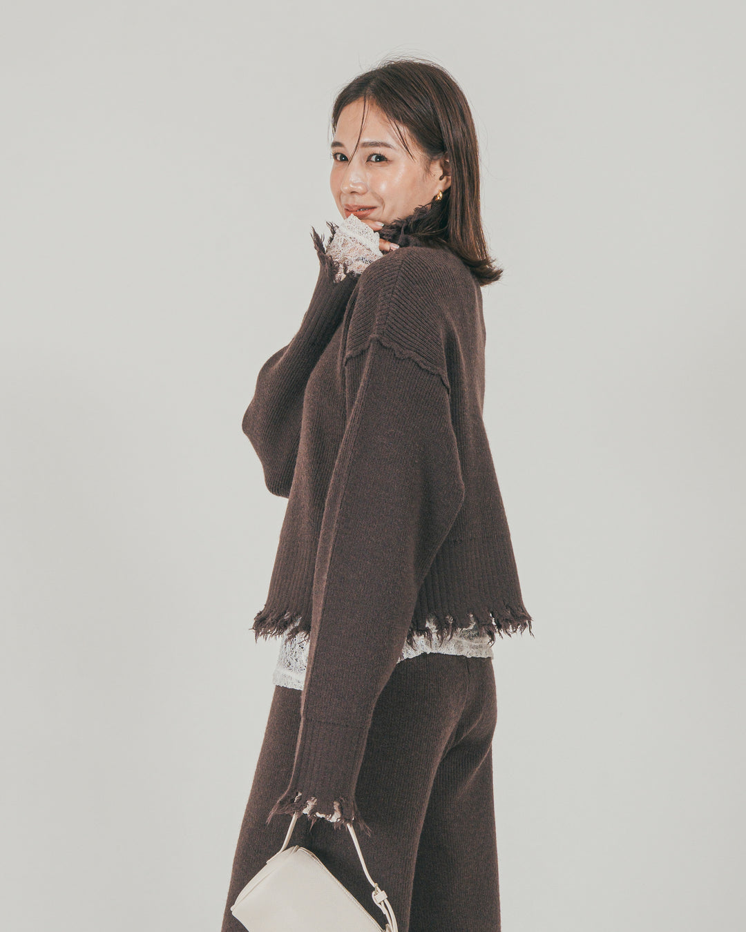 ［SET］Nuance Hem ハイネックニット + Nuance Hem ルーズニットパンツ + ストレッチレースシアートップス（3SET）