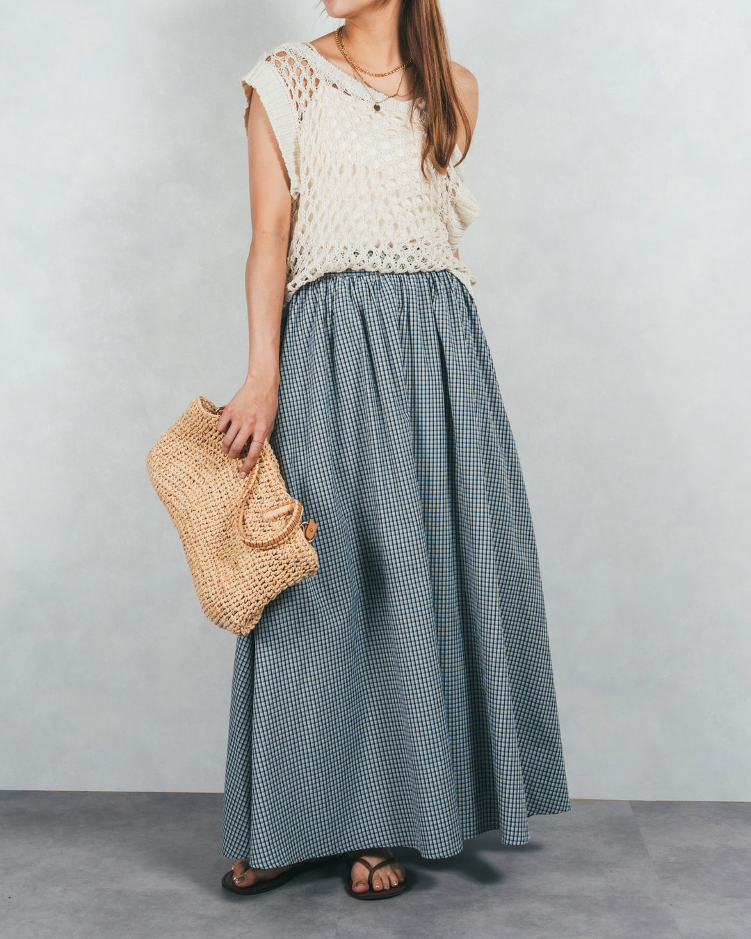 ［SET］2-Way Uネックメッシュニットベスト+［カップ付き］ヘルシーフィットリブキャミ+チェックギャザーマキシスカート（3SET）