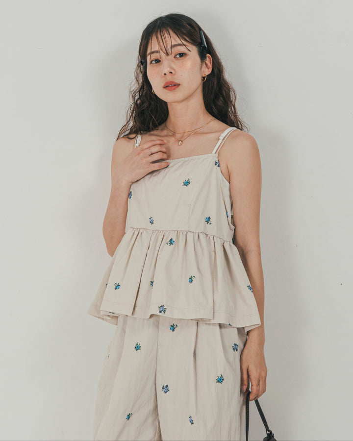 ［SET］Flower刺繍　ボリュームキャミ + Flower刺繍　タックパンツ（2SET）