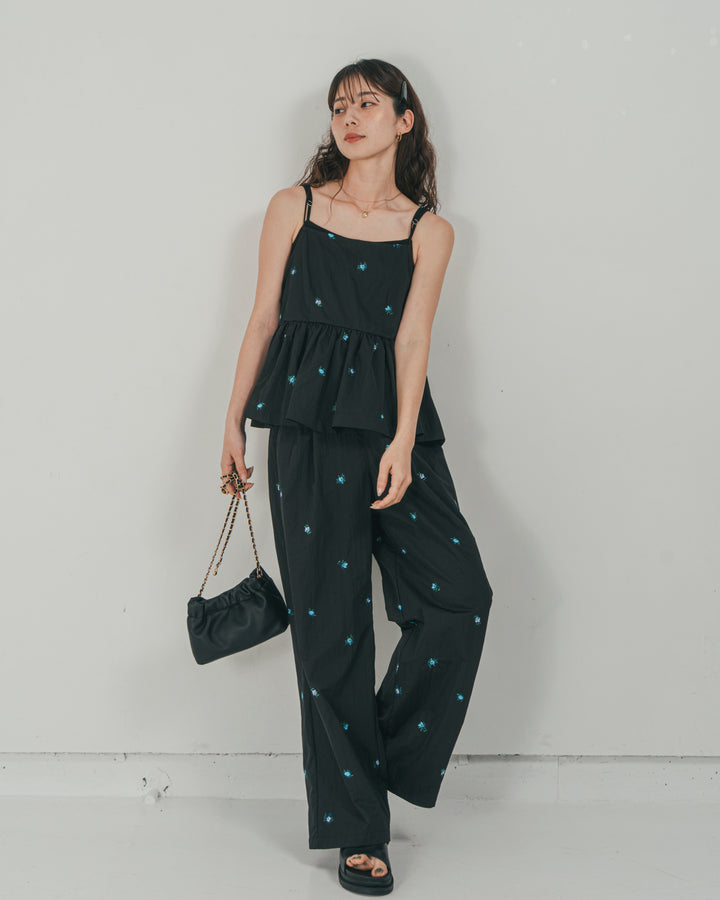 ［SET］Flower刺繍　ボリュームキャミ + Flower刺繍　タックパンツ + すっきり見えカップ付きキャミ（3SET）