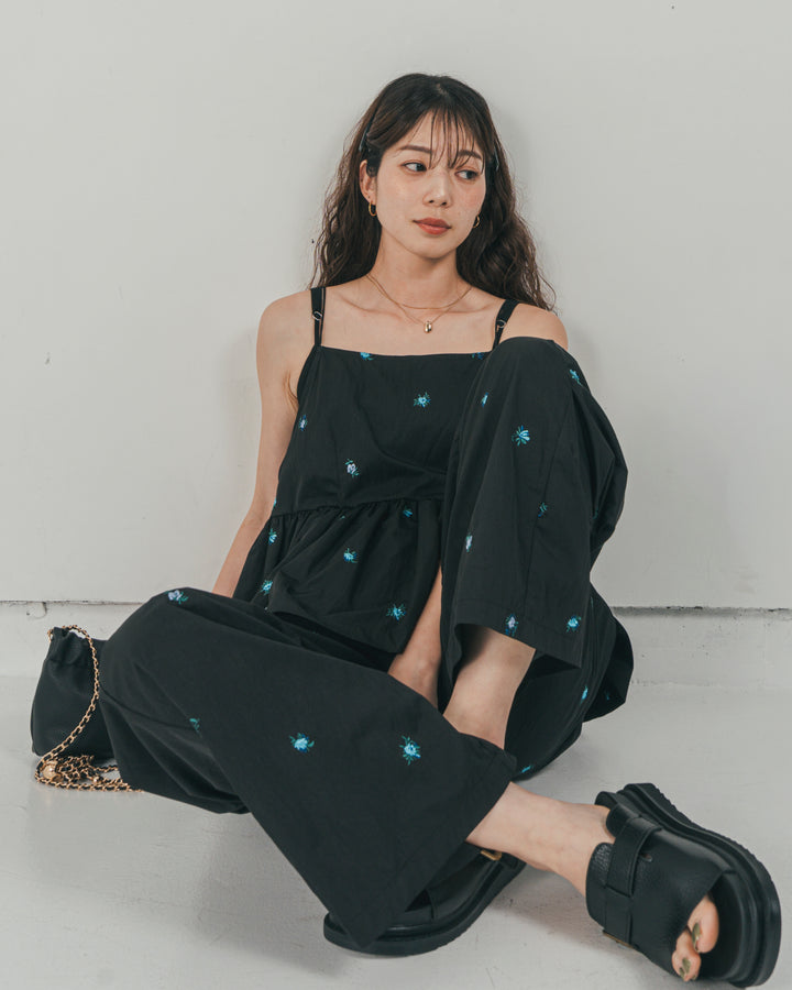 ［SET］Flower刺繍　ボリュームキャミ + Flower刺繍　タックパンツ + すっきり見えカップ付きキャミ（3SET）