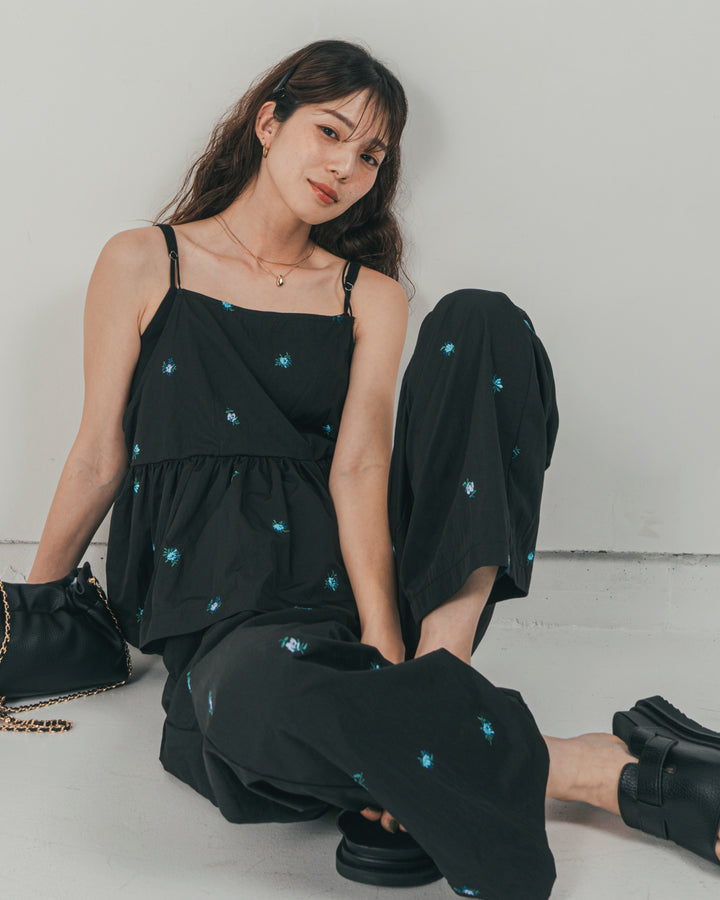 ［SET］Flower刺繍　ボリュームキャミ + Flower刺繍　タックパンツ + すっきり見えカップ付きキャミ（3SET）