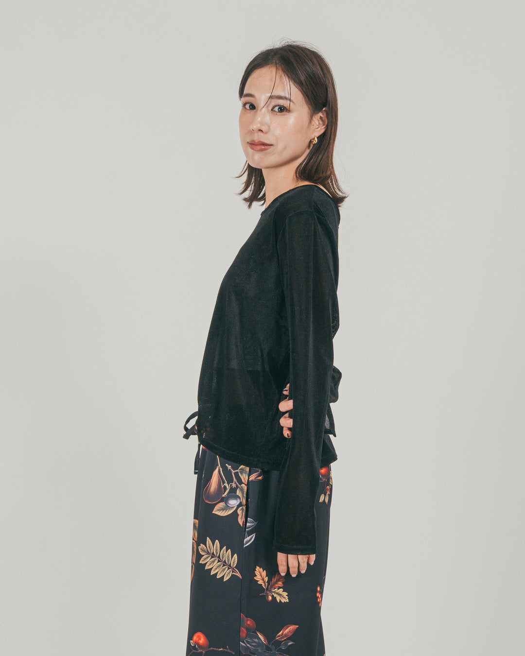 ［SET］Sheerベロアカーディガン + Fruitsプリントリラックスパンツ（2SET）
