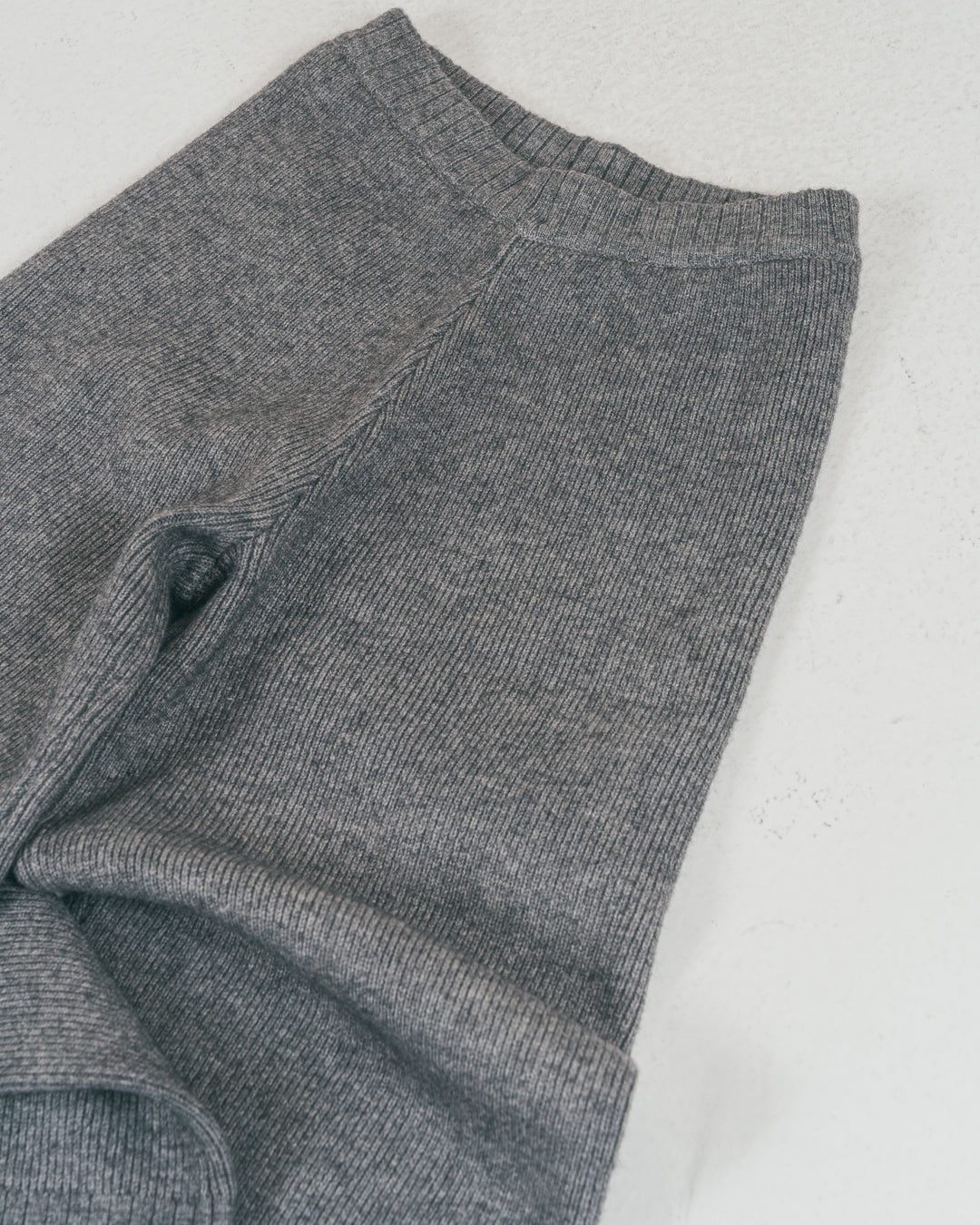 ［SET］Nuance Hem ハイネックニット + Nuance Hem ルーズニットパンツ（2SET）