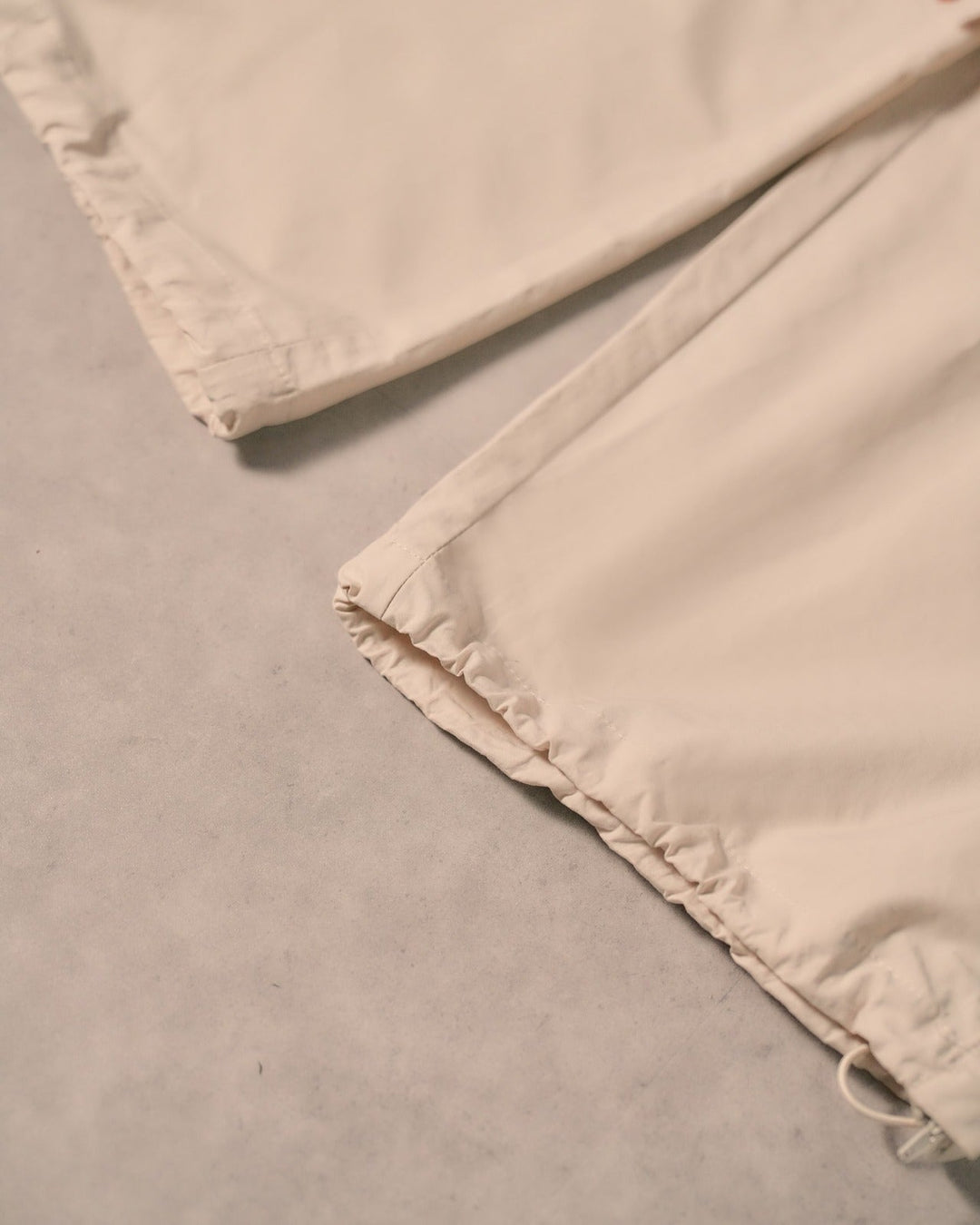 【新品 / キャリー品】2-Way ドロストカーゴパンツ（IVORY）