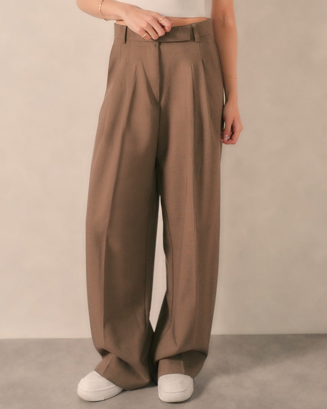 【新品 / キャリー品】ワイドタックパンツ（BROWN）